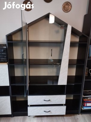 Jó állapotú üveges szekrény