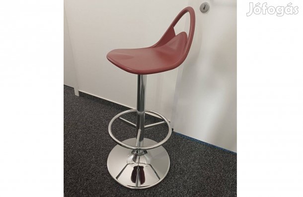 Jó állpapotú bárszék (2 db) eladó