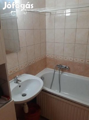 Jó helyen-1. emeleten-kedvező elosztású palotavárosi panel eladó!