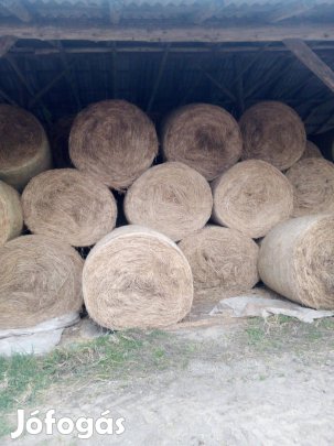 Jó minőségű lucerna bála eladó!