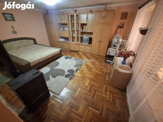 Jó szerkezetű tanya a Bugaci Erdészet környékén