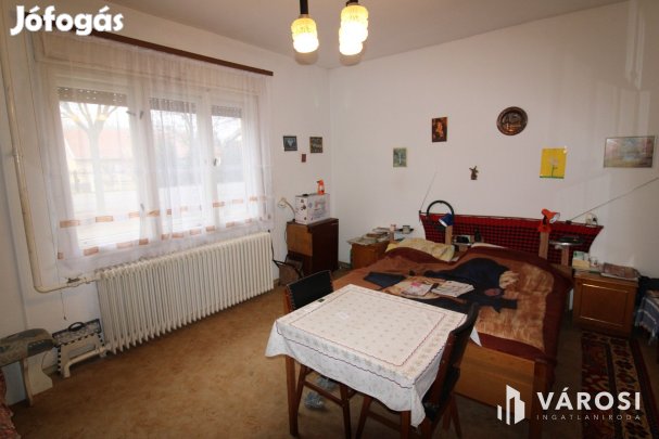 Jó szerkezetű tégla ház Máriafalván.