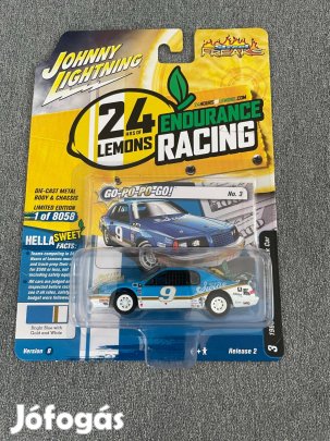 Johnny Lightning 1986 Ford Thunderbird modellautó 1:64 méret