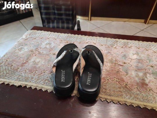 Jön a jó idő! Papucs hölgyeknek 36 méret-23.5 talphossz , Új !