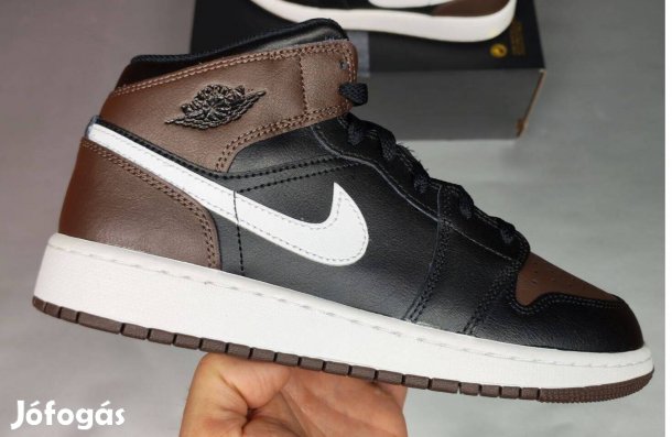 Jordan 1 Mid ( 40 - 25cm ) új cipő