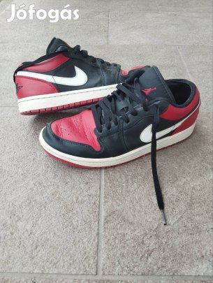 Jordan 1 fekete piros