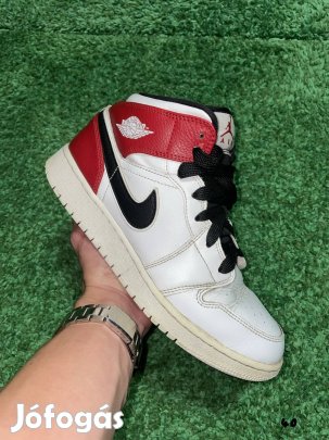 Jordan 1 mid red white 40