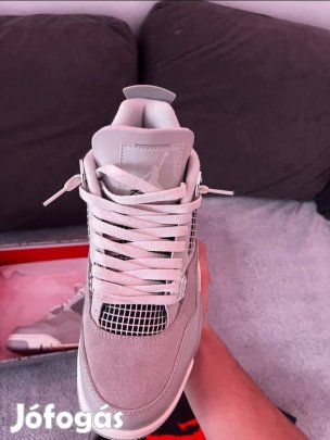 Jordan 4 Frosen Moments