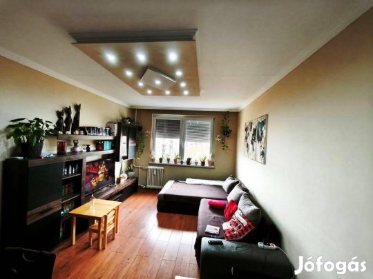 Jósavárosban 3 Szobás Erkélyes Lakás Eladó