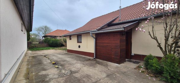 Józsán kis ház eladó!