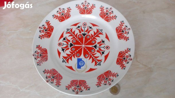 Jubileumi 75 éves Tatabányai Sport Club Hollóházi fali dísztány