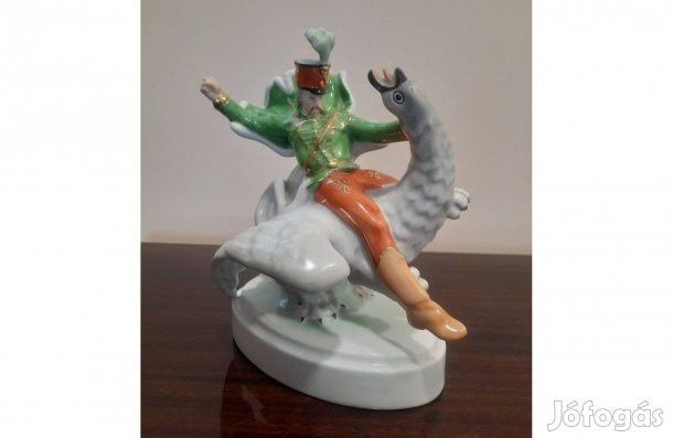 Jubileumi Herendi János vitéz a griff madáron porcelán figura