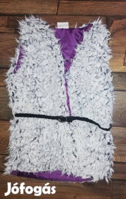 Juh kinézetű szőrmés mellény fekete övvel