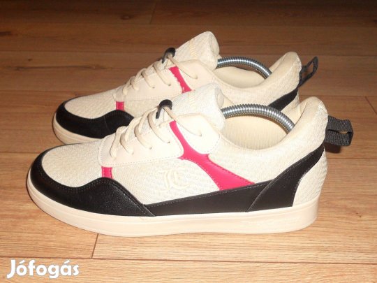 Juicy Couture férfi cipő (41-es)
