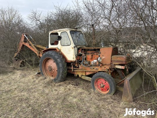 Jumz Eo traktor arokásóval,tolólappal