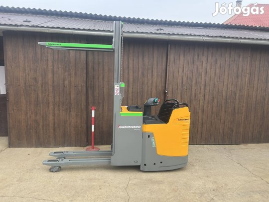 Jungheinrich elektromos raklapemelő béka targonca
