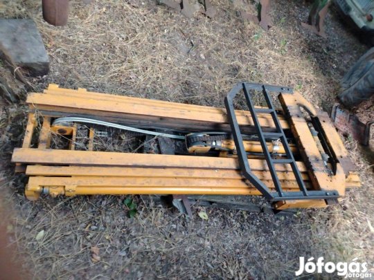 Jungheinrich targonca torony villákkal, traktorra szerelhető