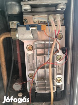 Junkers Bosch Cerasmart Zbe 16/170 Solar MA 23 kondenzációs kazán 