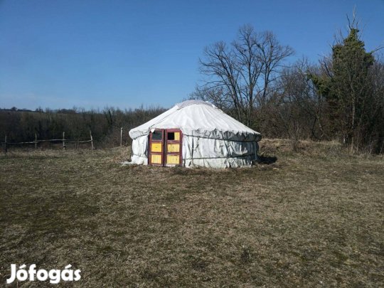 Jurta (akció), használt 2 db. eladó