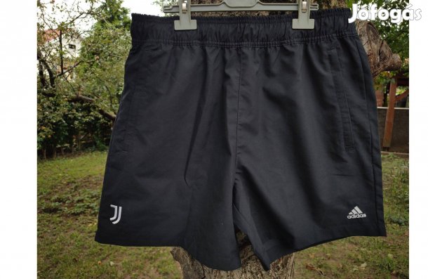 Juventus eredeti fekete adidas zsebes rövid nadrág (L)