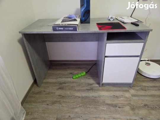 Jysk Billund íróasztal