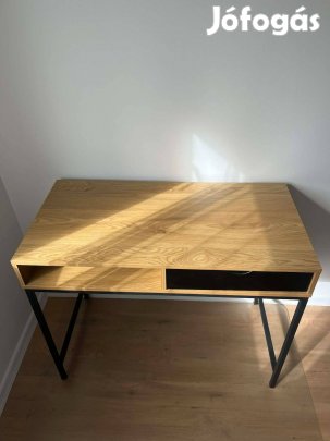 Jysk-es íróasztal