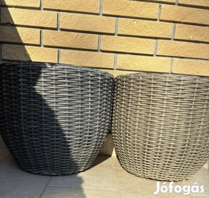 Jysk kerti kaspó, két méret, négyzet és kör alapú