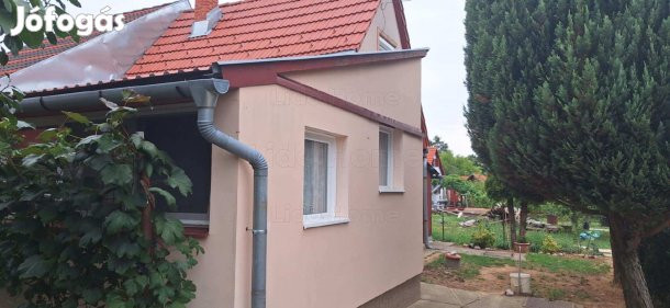 KAPOSVÁR-ZSELICKERTVÁROSI HÉTVÉGIHÁZ ELADÓ