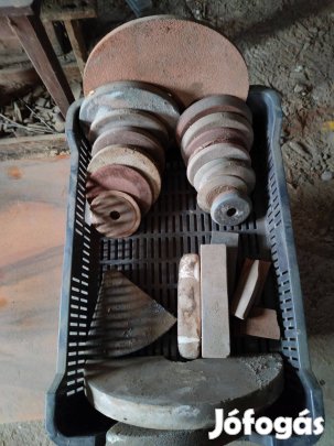 KB 20db többfelé méretű köszörűkorongok + fenőkövek