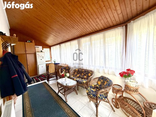 KERTKAPCSOLATOS TÉGLALAKÁS ÚJPEST KÖZPONTJÁBAN  TÉLIKERTTEL, SAJÁT KE