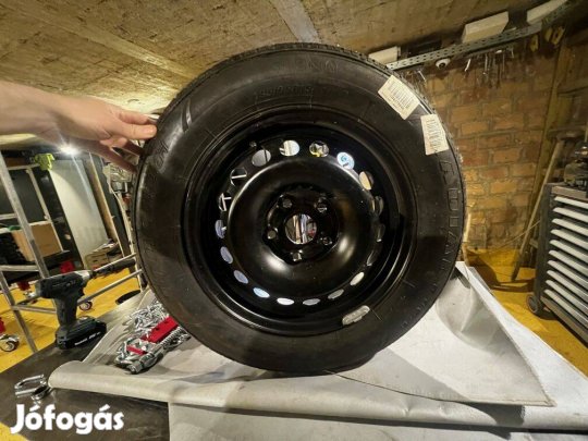 KFZ 9165 Felni + gumi, 0 km, pótkerék volt