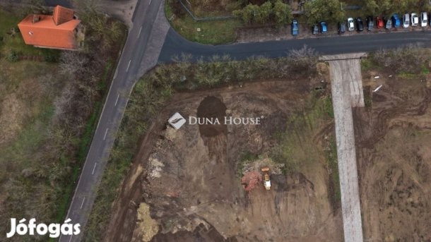 KIADÓ 5000 m TELEK MONORON,  M4  közelében