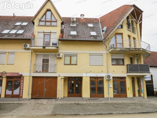 KIADÓ AUTÓBEÁLLÓ KECSKEMÉT BELVÁROSÁBAN!!