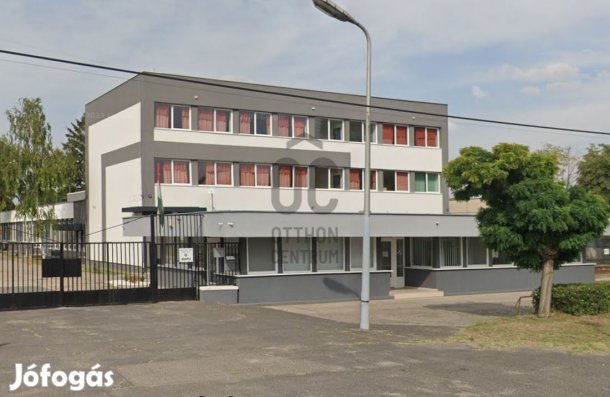 KIADÓ FELÚJÍTOTT IRODAHÁZ CEGLÉDEN