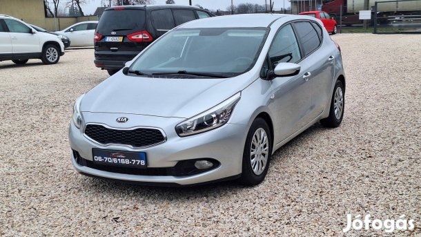 KIA CEE'D 1.4 CRDI FIFA Prémium Kitűnő állapotban!