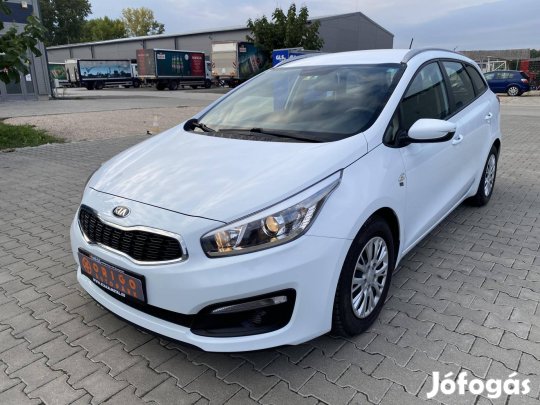 KIA CEE'D SW 1.4 CRDI LX Gyönyörű Gyári Állapot!