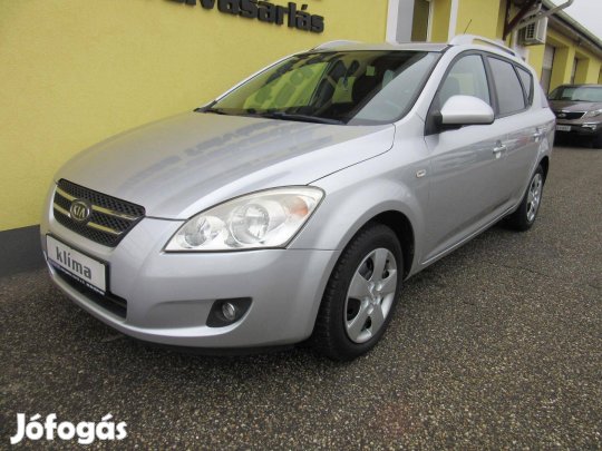 KIA CEE'D SW 1.6 EX Digitklima. ABS !