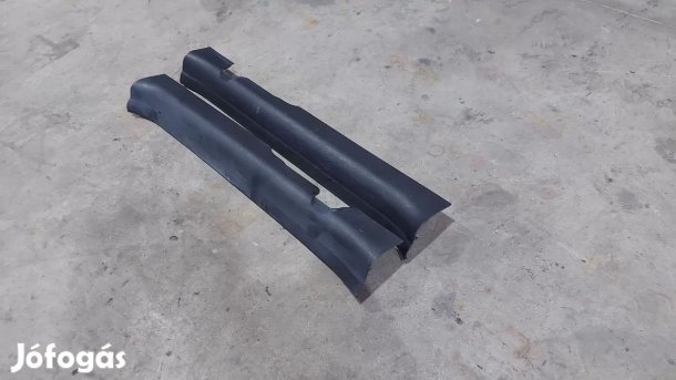 KIA Ceed Ceed 12- Első ajtó jobb bal műanyag küszöb díszléc elem 0335