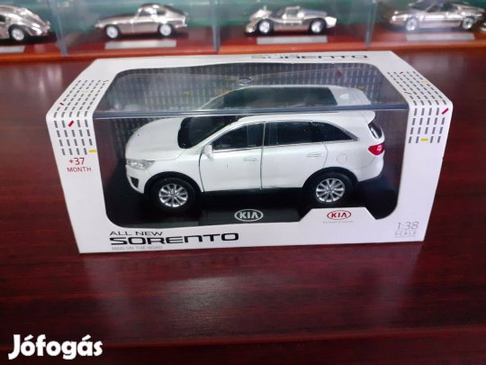KIA Sorento kisauto modell 1/38 Eladó
