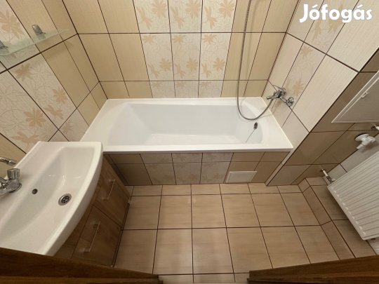 KINIZSI LAKÓTELEPI 2 SZOBÁS PANELLAKÁS