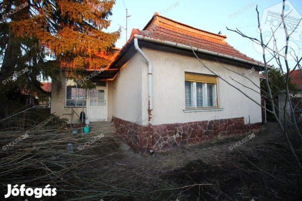 KISKŐRÖSÖN HÁROM SZOBÁS CSALÁDI HÁZ ELADÓ!