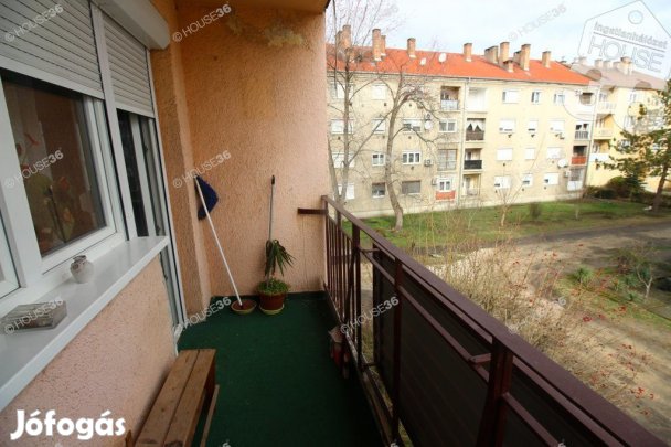 KISKŐRÖS KÖZPONTJÁBAN 2 SZOBÁS LAKÁS ELADÓ!