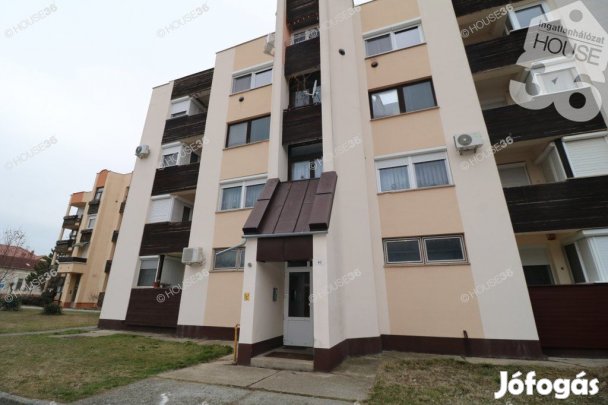 KISKŐRÖS KÖZPONTJÁBAN, 3. EMELETI, 61 m2-es LAKÁS ELADÓ!