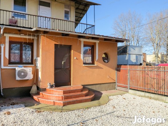 KIVÁLÓ ÁLLAPOTÚ FÖLDSZINTI LAKÁS KIS KERTTEL!!