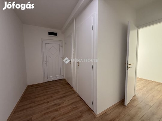 KIVÁLÓ BEFEKTETÉS  FELÚJÍTOTT, PANORÁMÁS LAKÁS AZ EGYETEMVÁROSBAN!