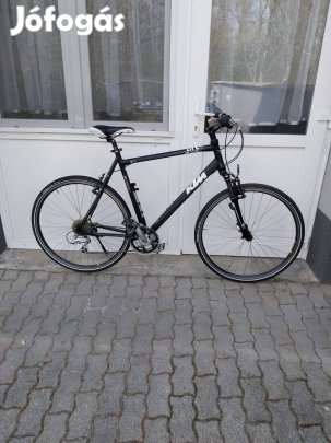 KTM Gyönyörű újszerű nagyvázas 28-as férfi Ttekking kerékpár