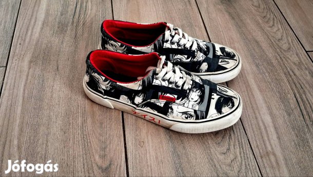 K-pop cipő Converse jelleg