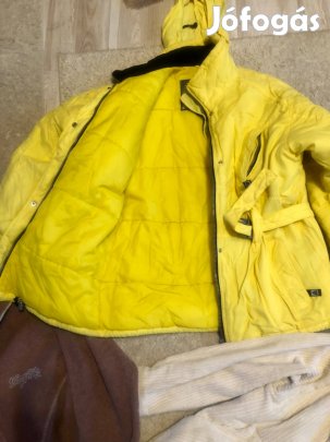 Kabátok , pulóver , ruhák 40 méret