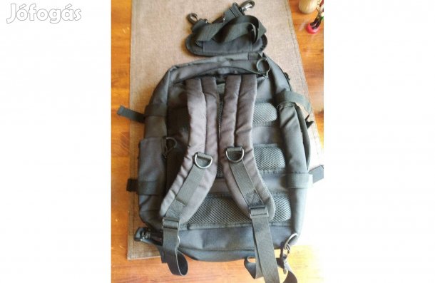 Kabin Bőrönd, Hátizsák 40x25x20 cm Nagyon Sokoldalú,Profi Utazó Hátizs