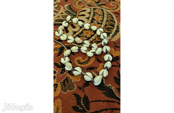 Kagyló nyaklánc fűzött